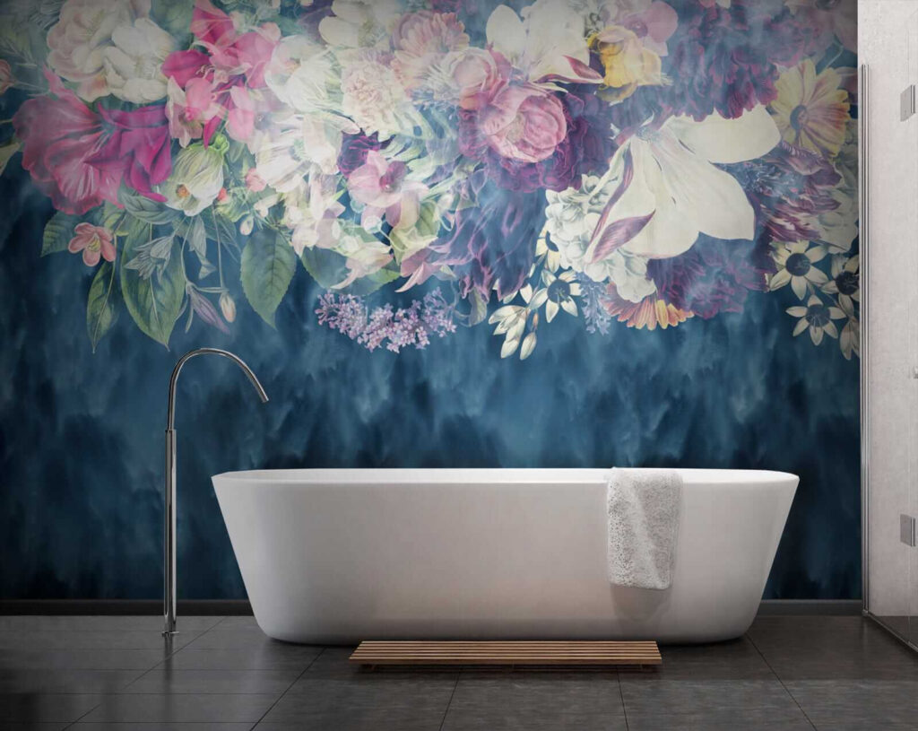 Bloemen boven diepblauwe verfstreken — interieur 9
