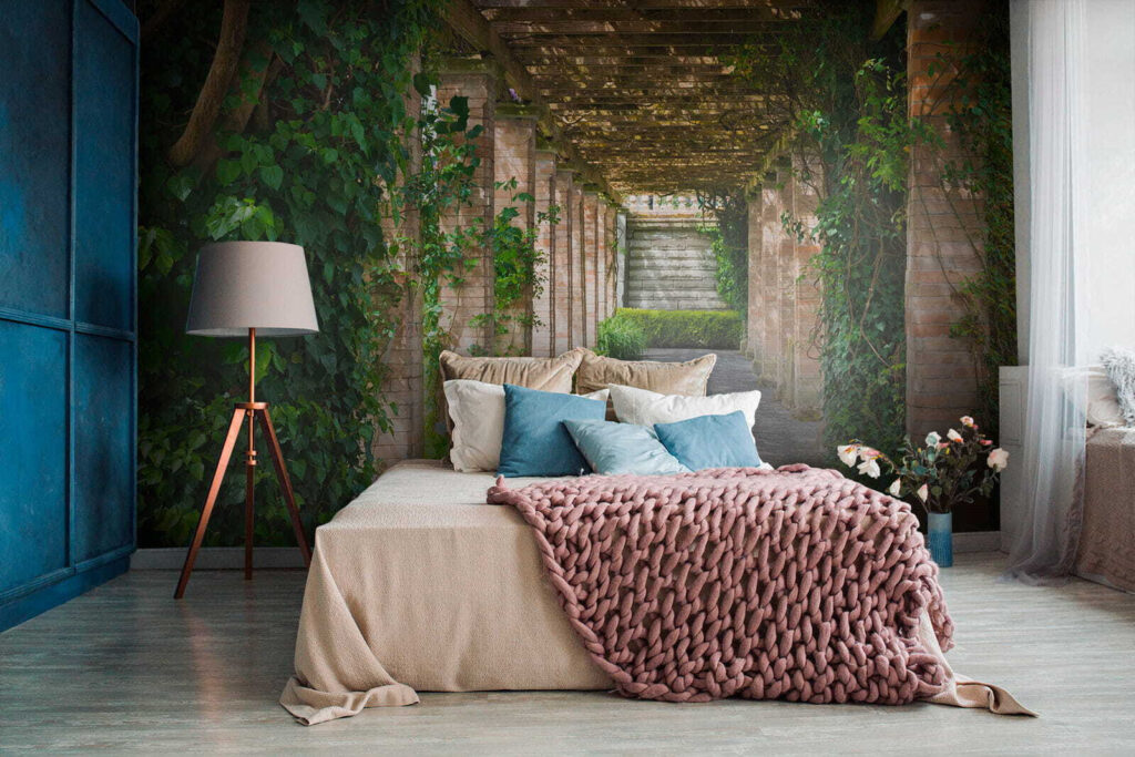 Pad onder begroeide pergola — interieur 1