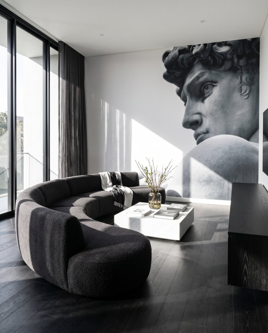 Een beeld kijkt achterom in een interieur