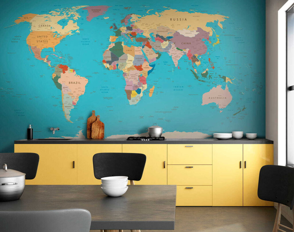 Wereldkaart in een goudrand — interieur 9