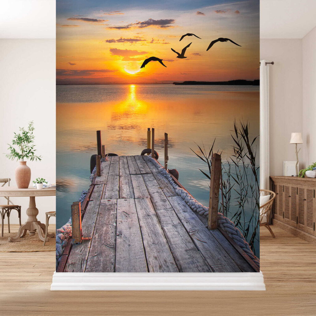 Meeuwen boven een avondsteiger — interieur 4