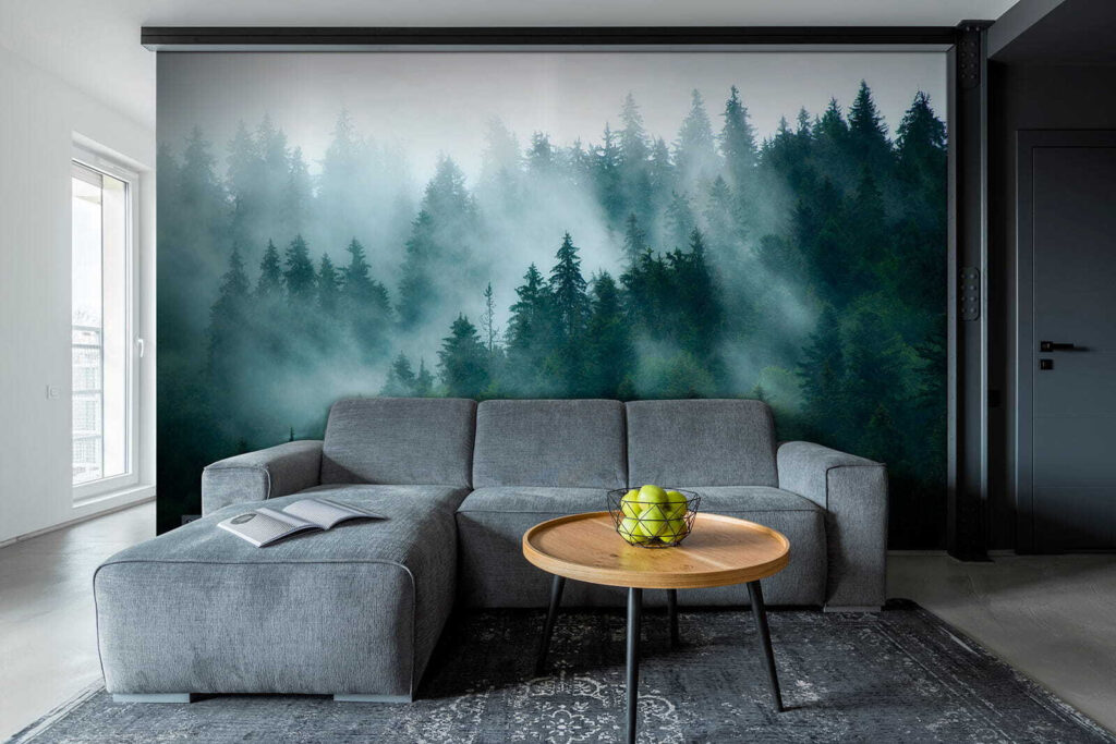 Mistig bos met bomen in een interieur
