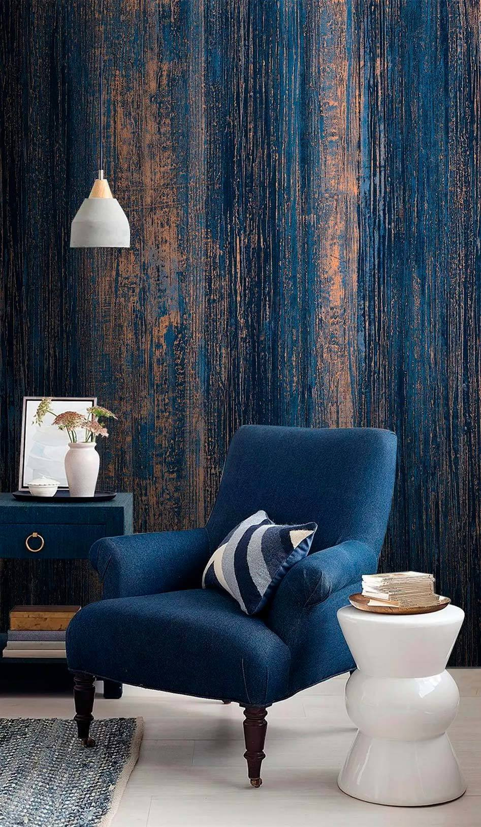Blauw en oranje gestreept oppervlak in een interieur