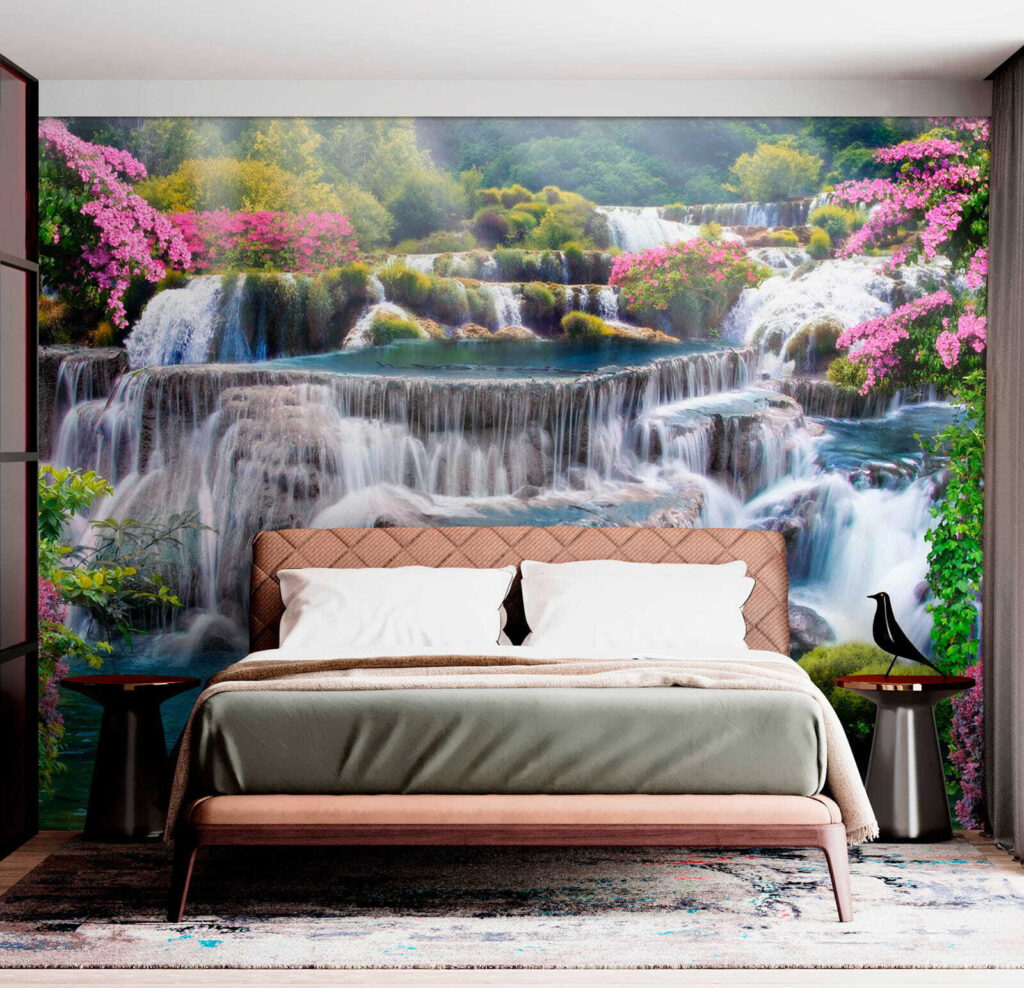 Waterval tussen roze heesters — interieur 2