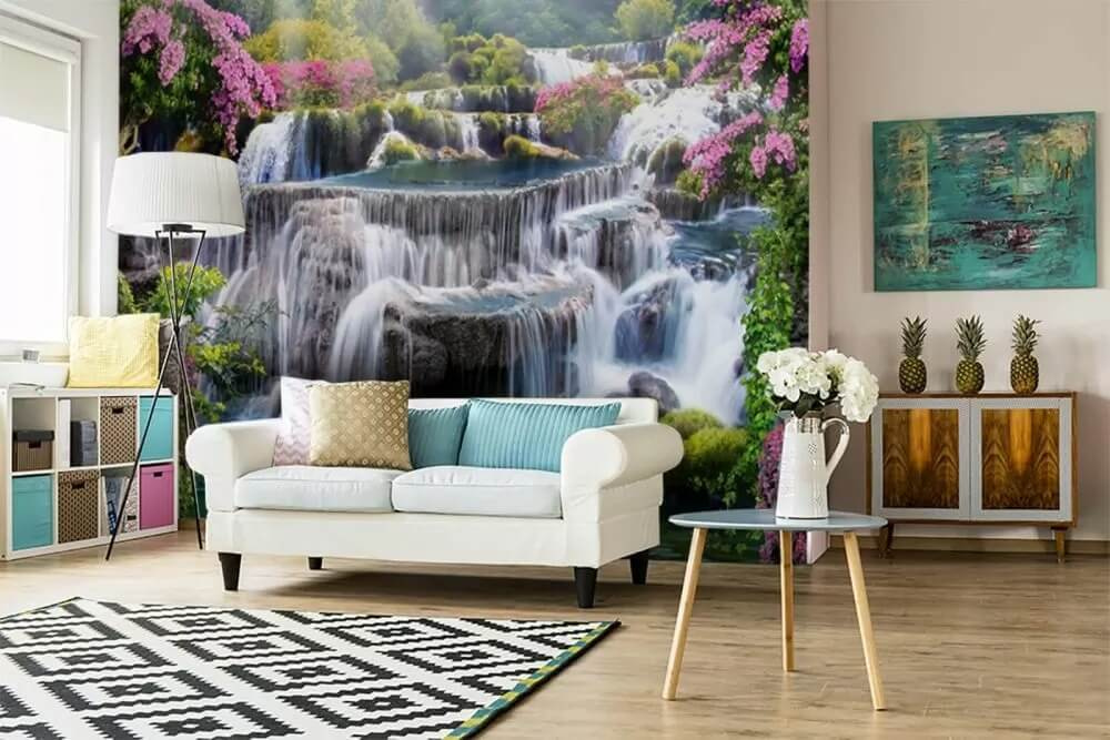 Waterval tussen roze heesters — interieur 1