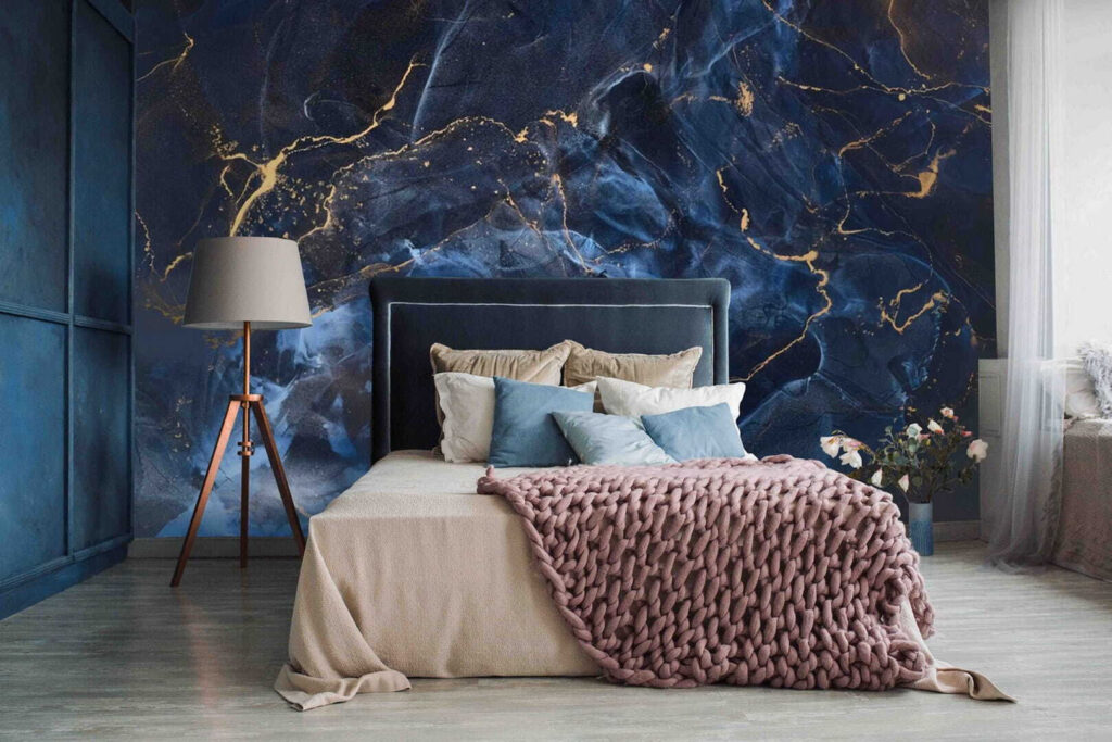 Diepblauwe aders met goudlijnen — interieur 1