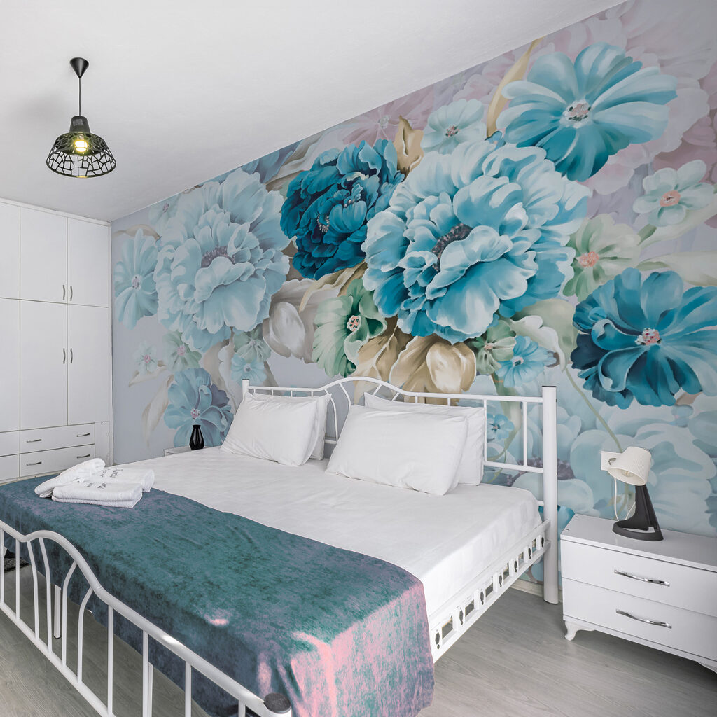 Blauwe bloemen dalen neer — interieur 4