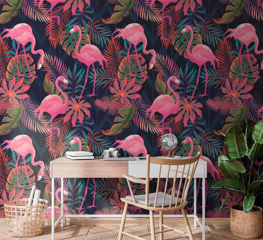Een patroon van roze flamingo's en bladeren in een interieur