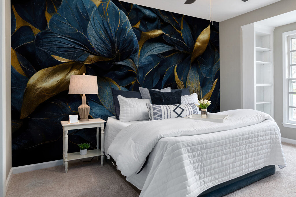 Donkerblauwe bloemen met goudblad — interieur 5
