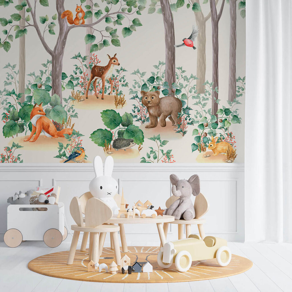 Bosdieren tussen groene boomstammen — interieur 1