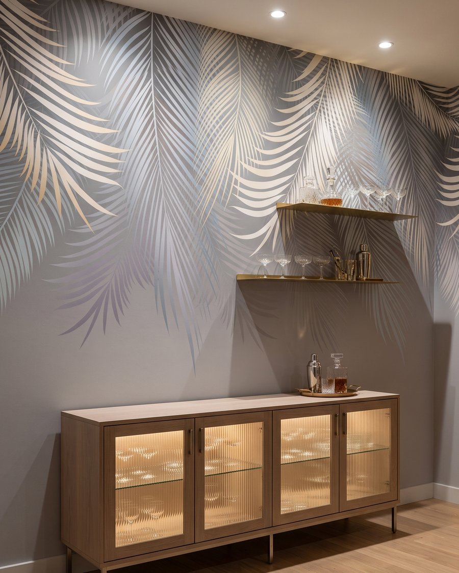Lichte palmveren boven stilte in een interieur