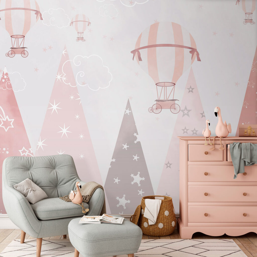 Roze en witte heteluchtballonnen in een interieur
