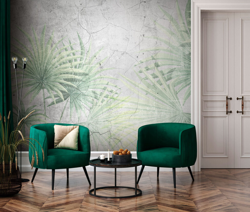 Palmwaaiers op verweerd pleisterpatroon — interieur 1