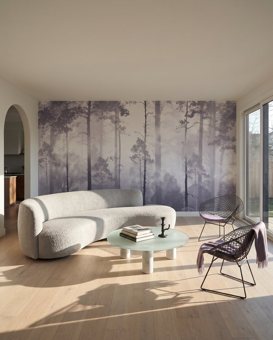 Boslicht tussen rechte stammen — interieur 2