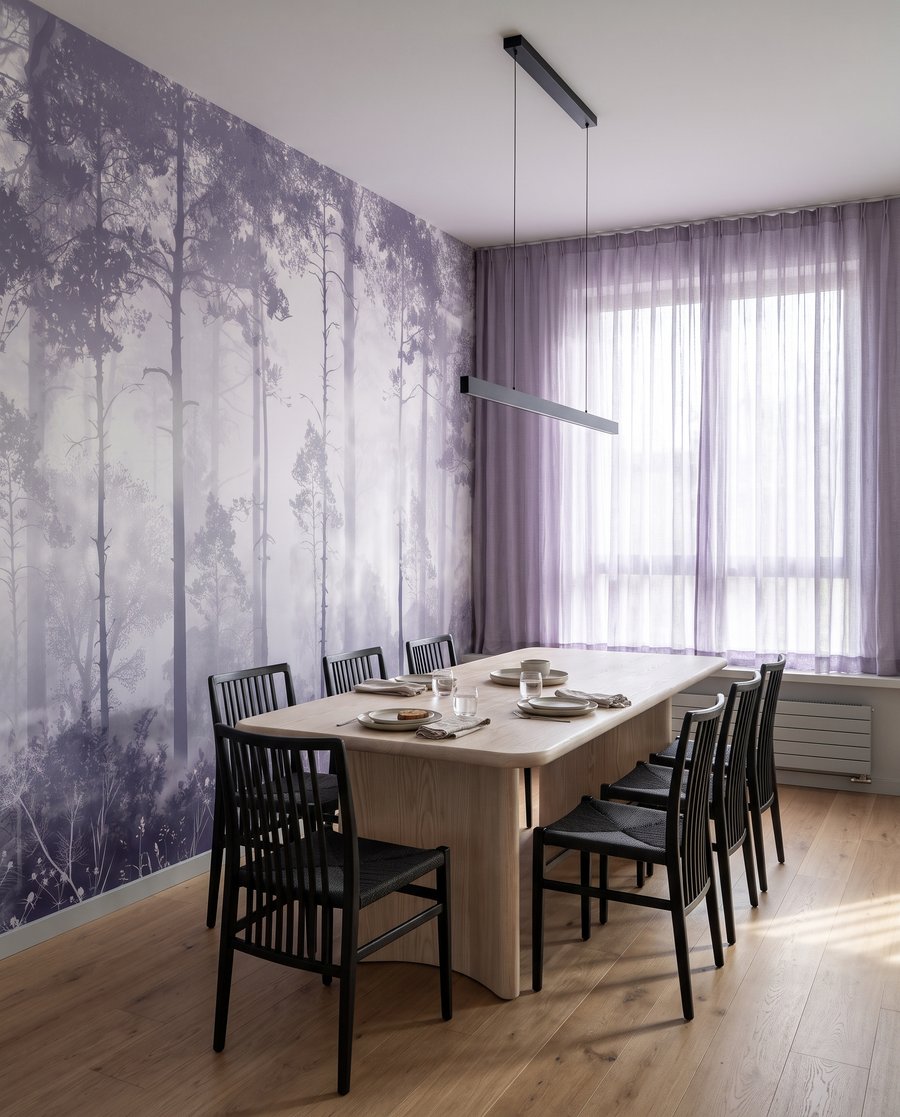 Boslicht tussen rechte stammen — interieur 6