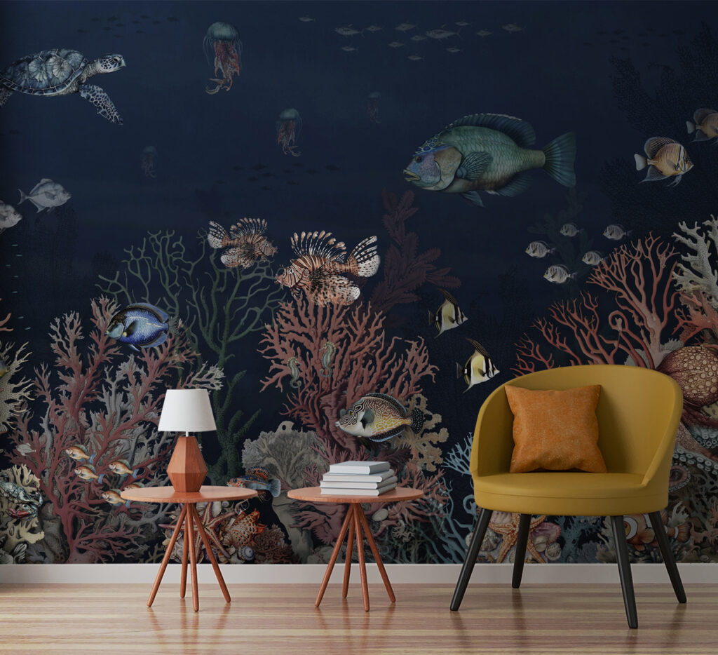 Zeeleven met vissen en koraal in een interieur