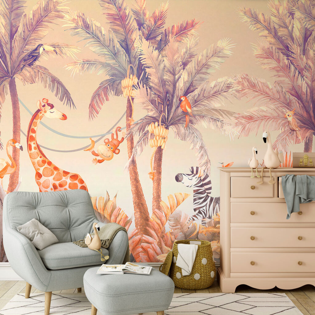 Giraffe speelt tussen palmen — interieur 2