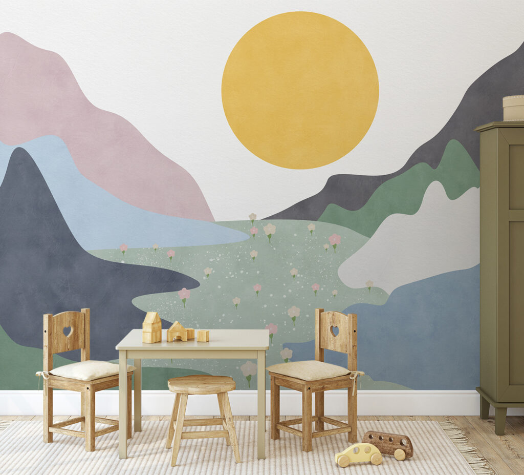 Een landschap met bergen en bloemen in een interieur