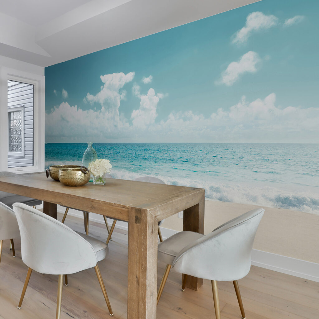 Een strand met golven die op het zand slaan — interieur 3