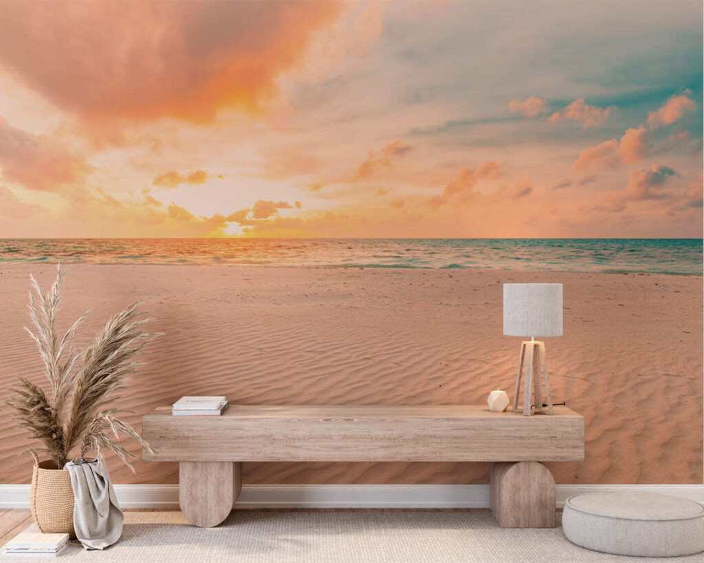 Een zandstrand met golven en een zonsondergang in een interieur