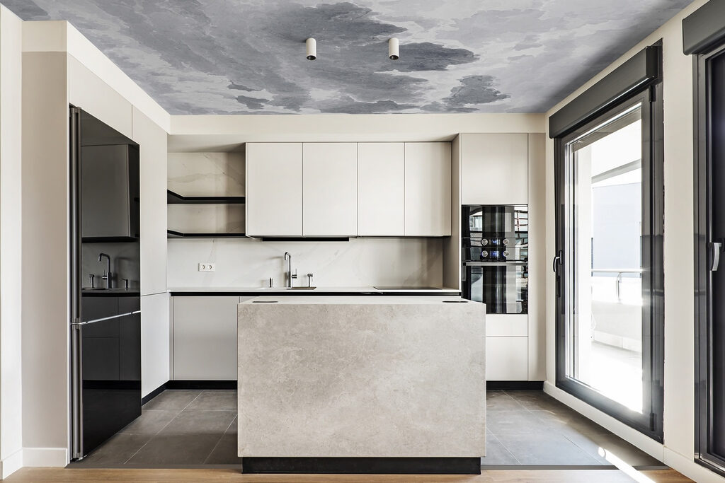 Grijze wolken in penseelstreken — interieur 2