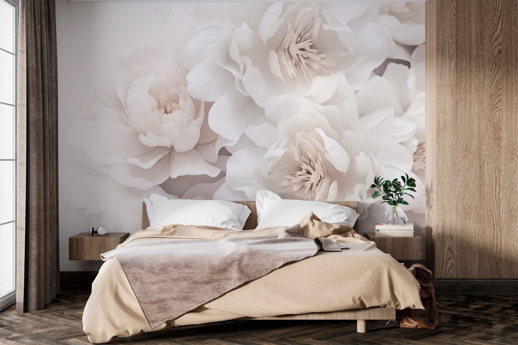 Groep witte bloemen in een interieur