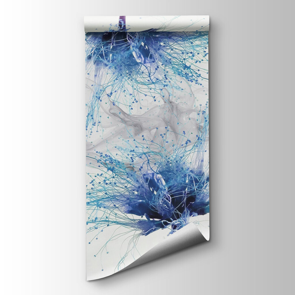 Blauwe bloemen met witte inkt in de lucht — productweergave