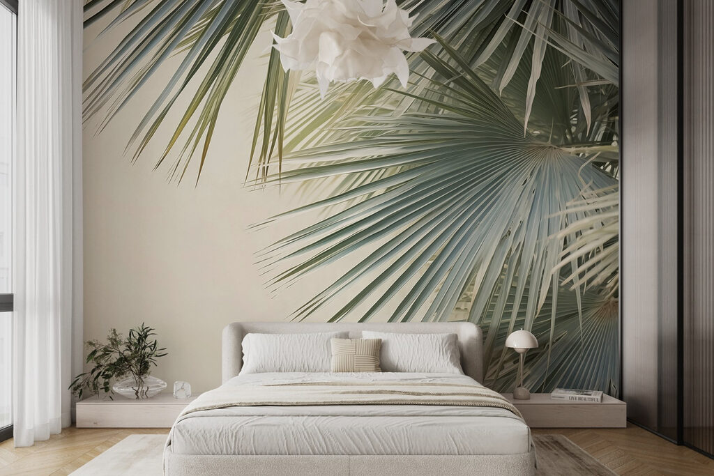 Delicate palmbladeren wiegen zachtjes in een interieur