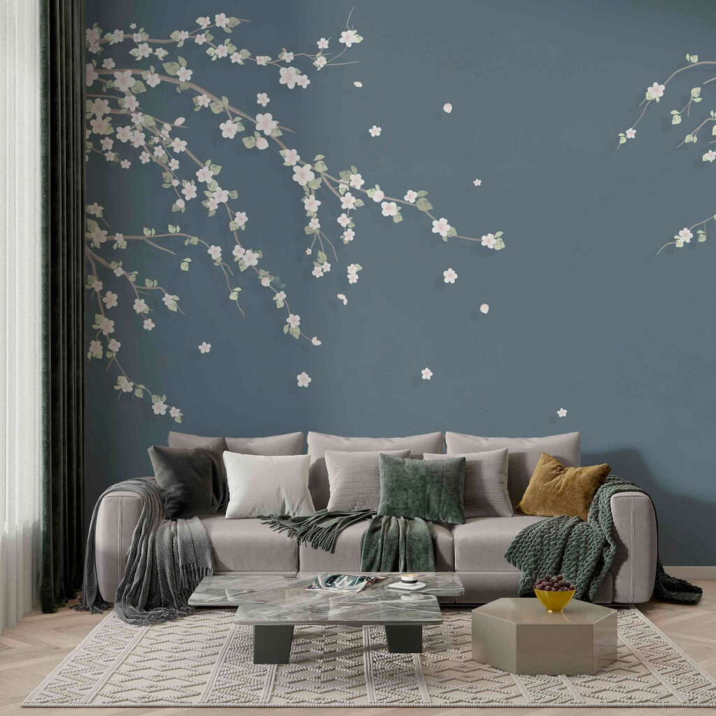 Boomtak met witte bloemen in een interieur