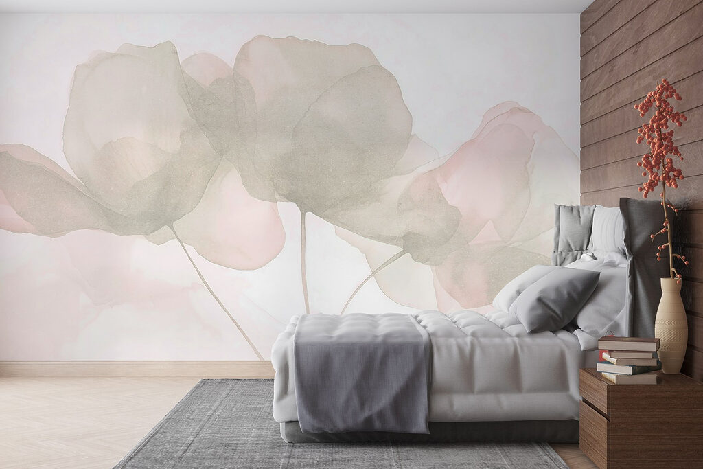 Delicate bloemblaadjes in zachte tinten in een interieur