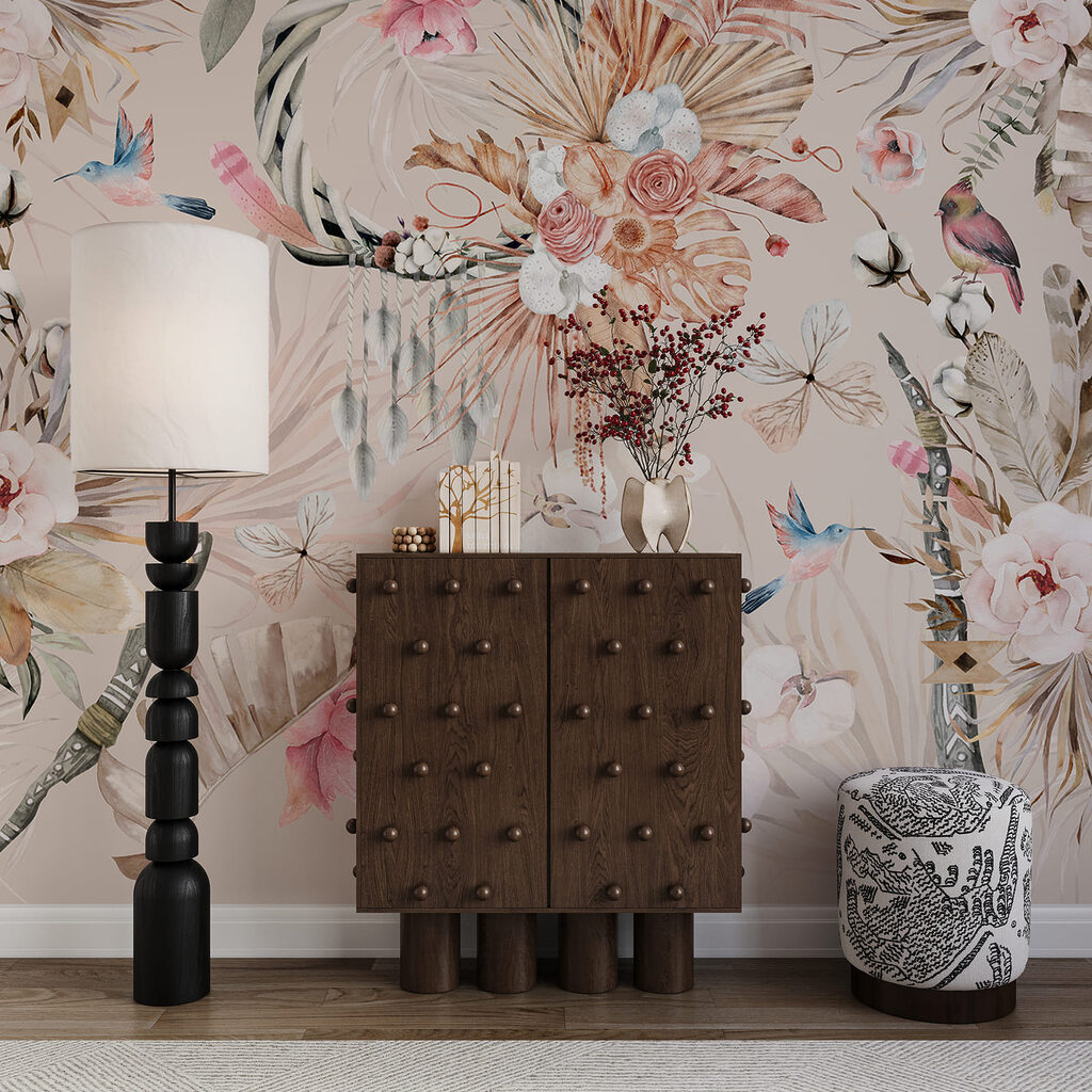 Bloemmotief met vogels en bloemen in een interieur