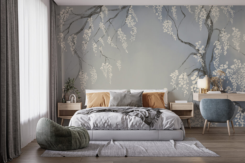 Boomtak met witte bloemen in een interieur