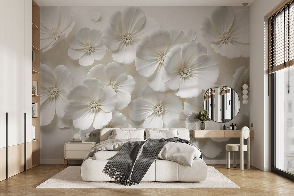 Witte bloemen in wandreliëf — interieur 2