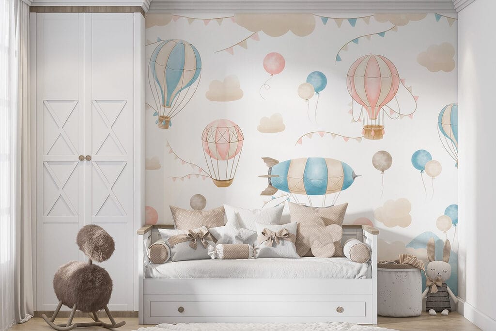 Ballonnen boven blauwe bergpunten — interieur 3