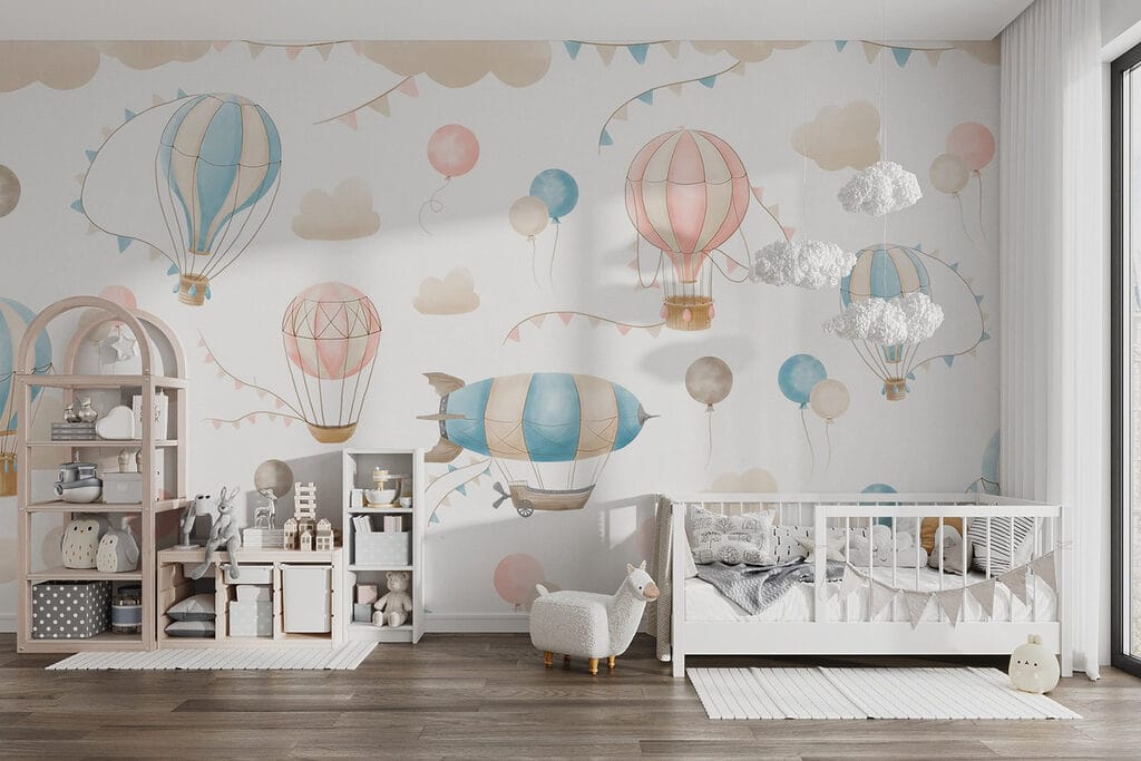 Ballonnen boven blauwe bergpunten — interieur 4