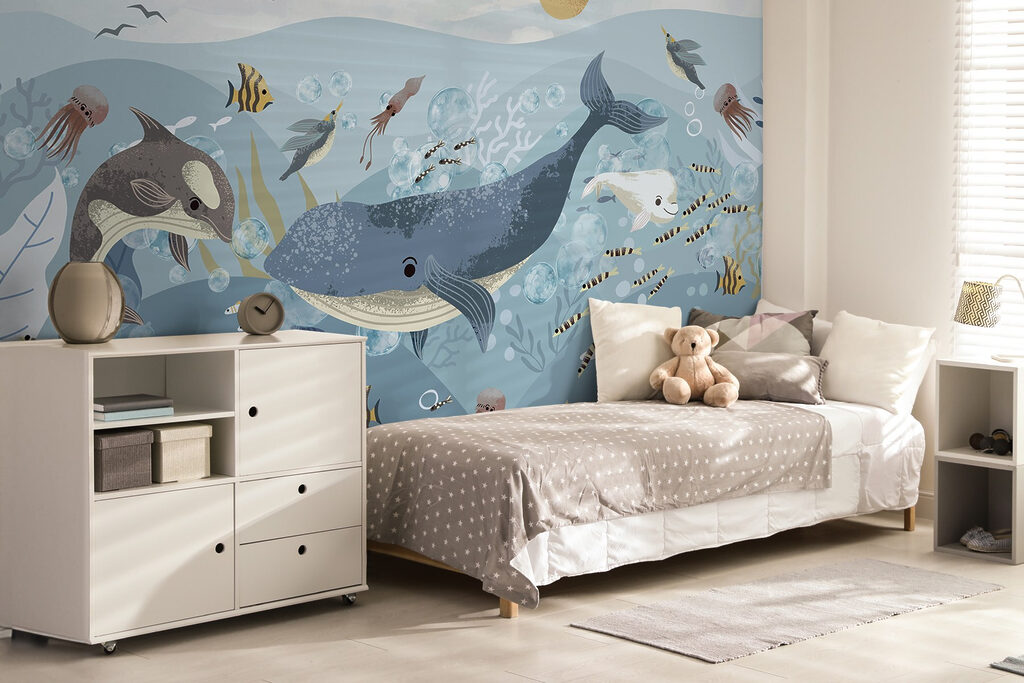 Groep vissen en walvissen zwemmend in de oceaan — interieur 2