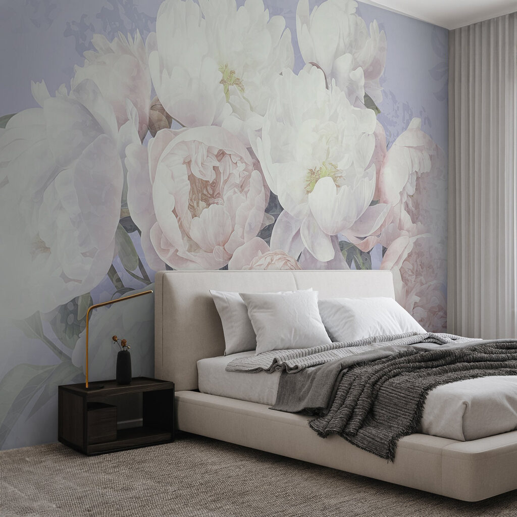 Boeket van witte en roze bloemen in een interieur