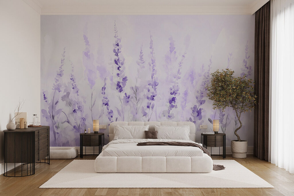 Schilderij van paarse bloemen in een interieur